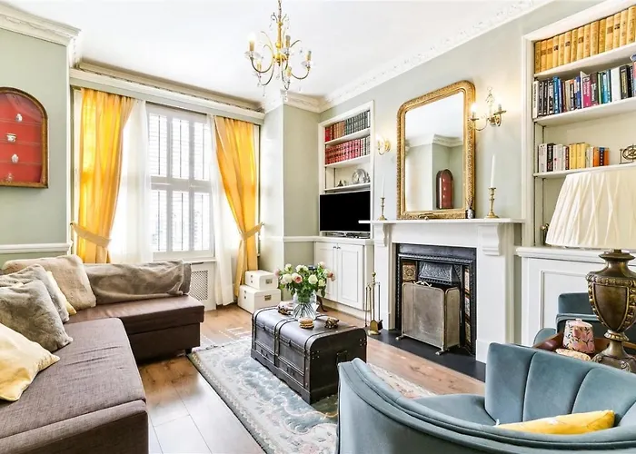 Homely 2 Levels Flat W Private Garden