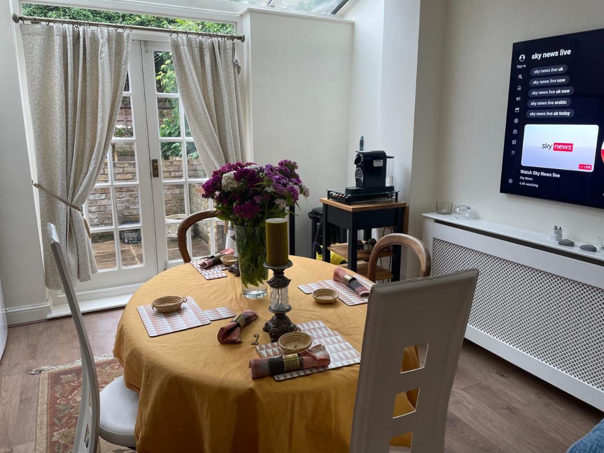 Appartement Homely 2 Levels Flat W Private Garden