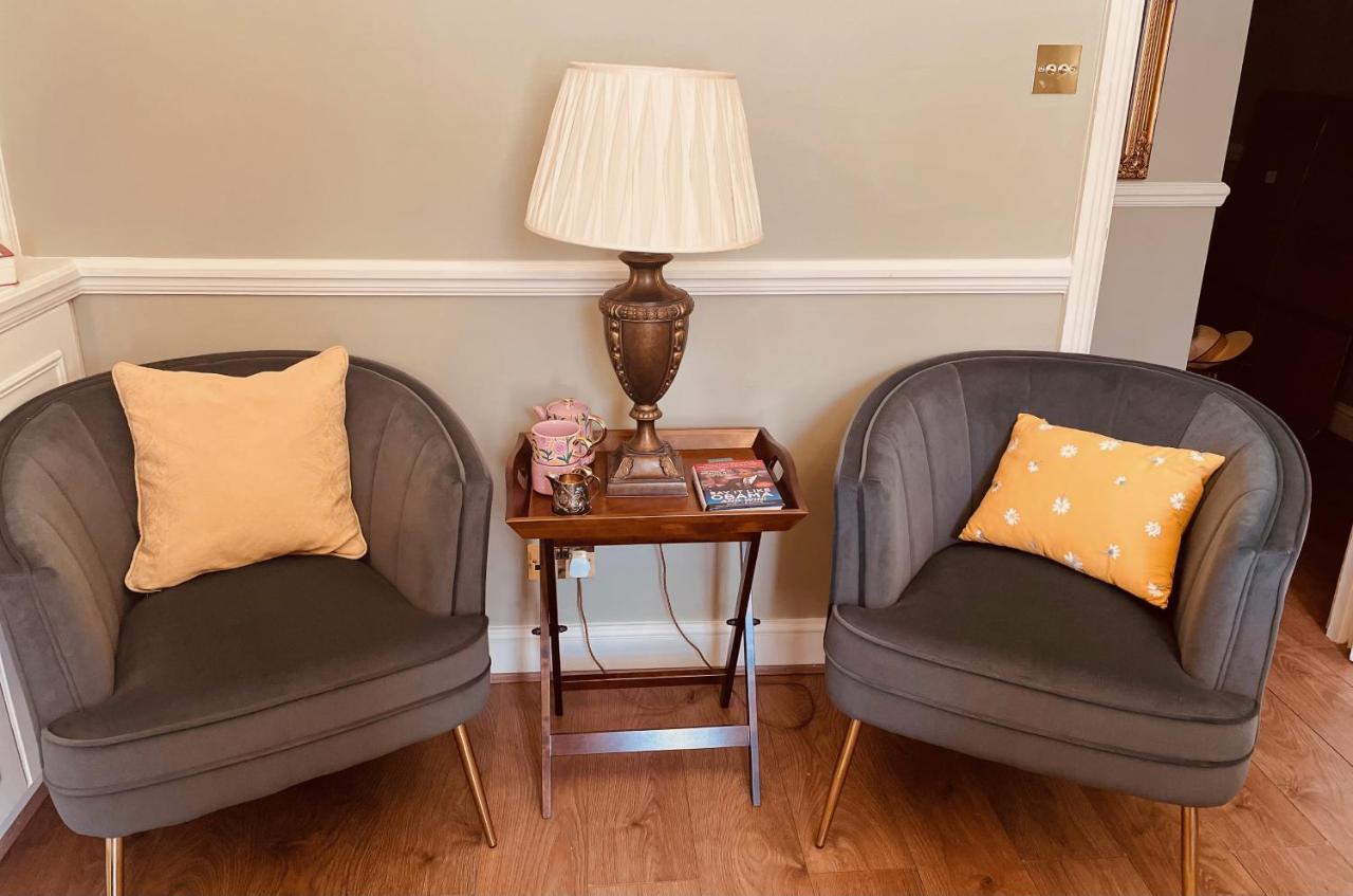 Homely 2 Levels Flat W Private Garden Appartement