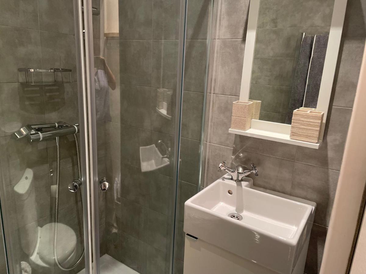 Appartement Homely 2 Levels Flat W Private Garden *